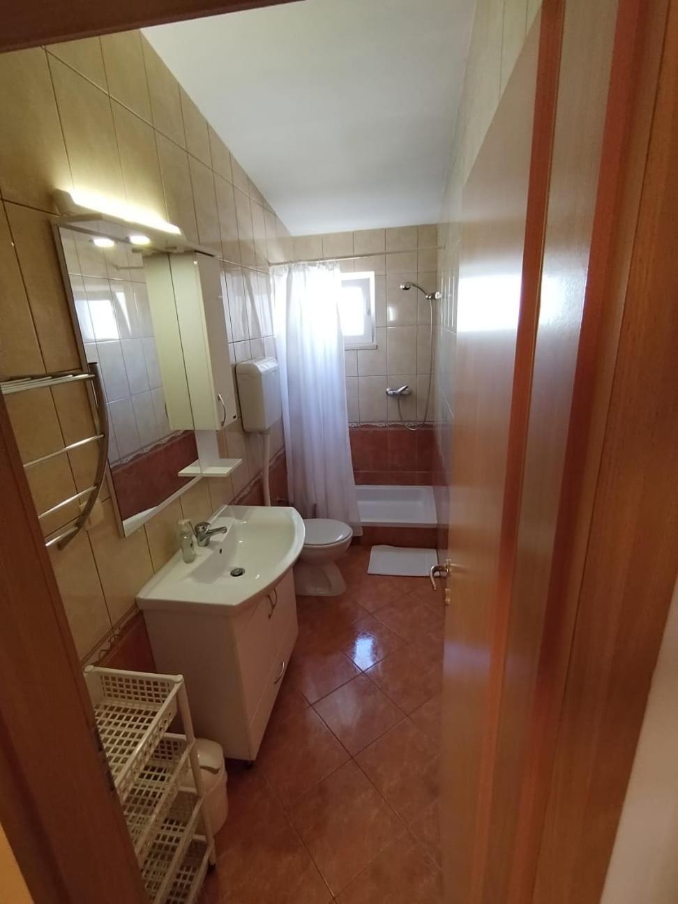 Apartmani Ljubo Primosten Exterior photo